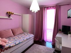Apartament 3 camere semidecomandat, partial mobilat, zona Titan